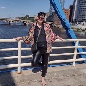 Meet your Posher, Karen